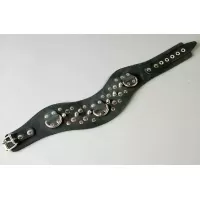 Ошейник на кожаной подкладке, украшенный шипами черный 