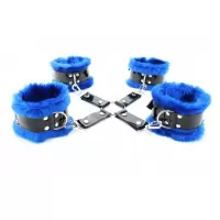 Черно-синяя крестообразная меховая фиксация для рук и ног черный с синим 