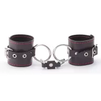 БДСМ-комплект: маленькая распорка и наручники черный с красным 