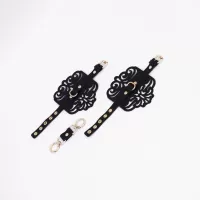 Черные фигурные наручники с золотистой фурнитурой черный с золотистым 