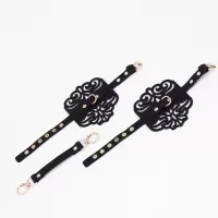 Черный фигурные оковы с золотистой фурнитурой черный с золотистым 