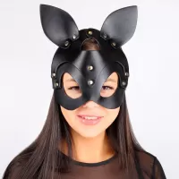 Черная маска с ушками и заклепками черный 