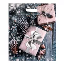 Новогодний пакет с принтом в виде подарков и вырубной ручкой (45х38 см разноцветный Новогодний пакет с принтом в виде подарков и вырубной ручкой (45х38 см разноцветный